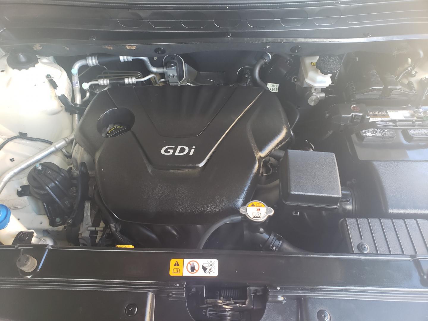 2013 WHITE /black Kia Soul base (KNDJT2A51D7) with an 1.6l i4 engine, 4-Speed Automatic transmission, located at 323 E Dunlap Ave., Phoenix, AZ, 85020, (602) 331-9000, 33.567677, -112.069000 - 2013 Kia Soul,.......EXCELLENT condition, A Real Must See!!.... Ice cold A/C, No accidents, Power everything, Stereo/cd player, Phone sync, Bluetooth, Satellite compatible, Clean black interior with black cloth seats in near perfect condition, power windows, power door locks, clean Arizona title, Ru - Photo#17